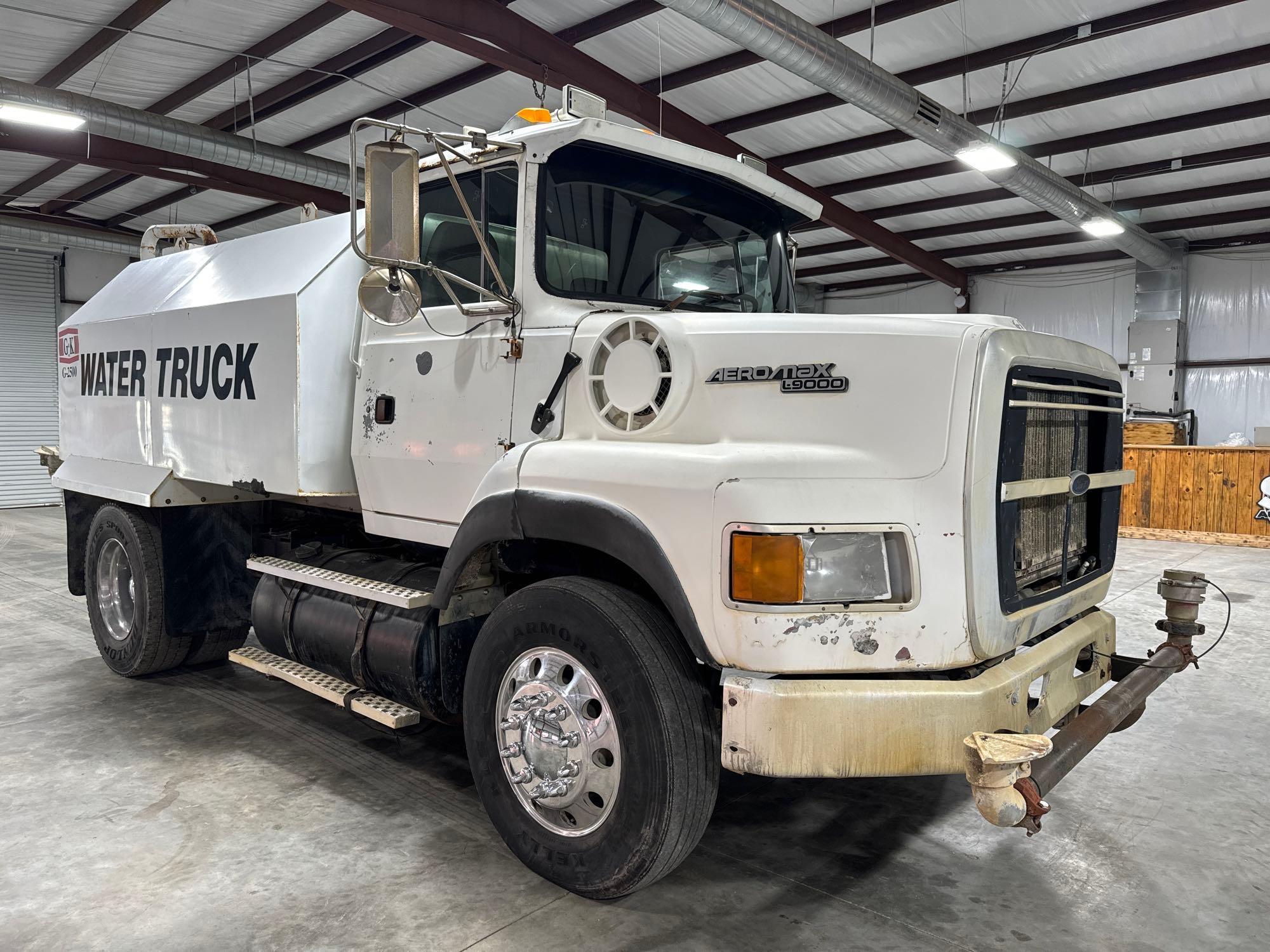 1995 Ford LA9000 Aero Max Water Truck