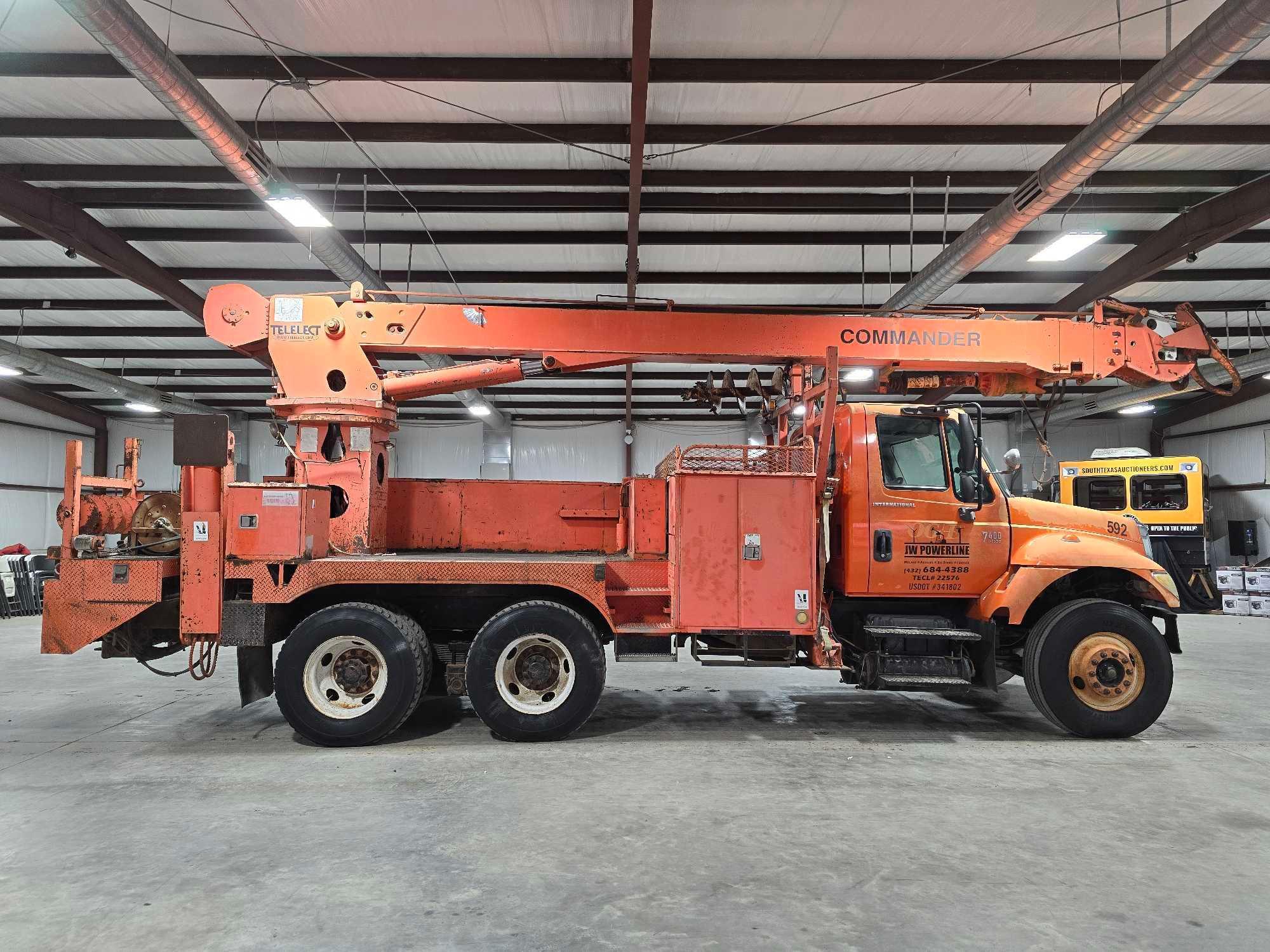 2004 International 7400 Digger Derrick Truck