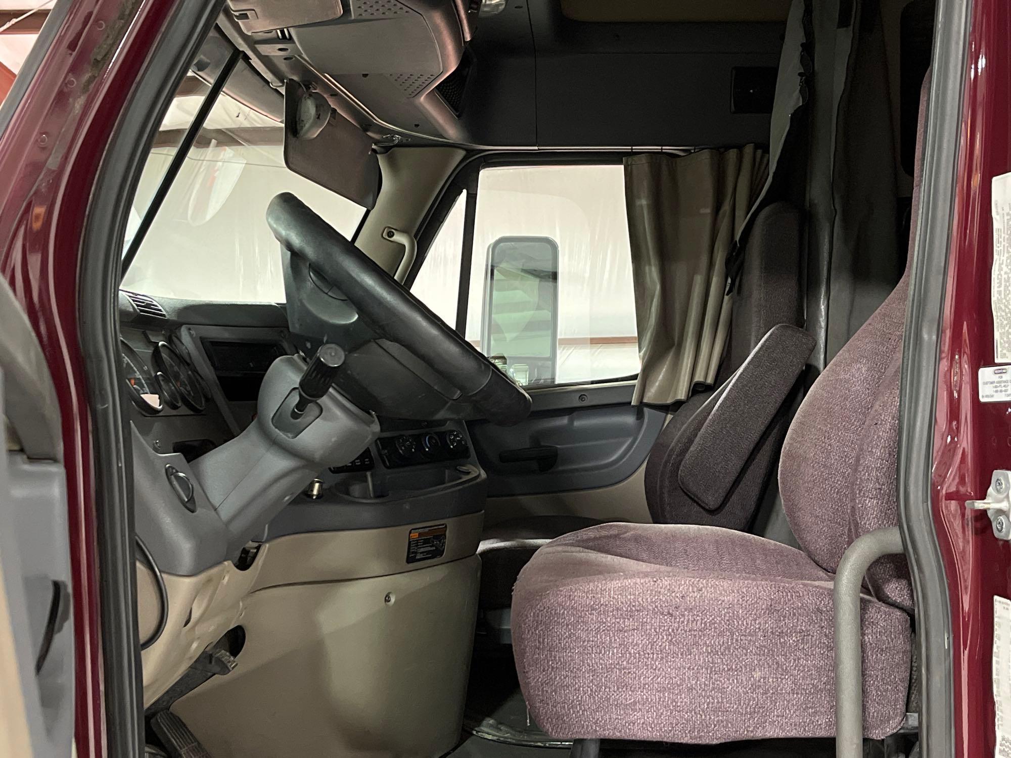 2016 Freightliner Cascadia 125 Sleeper Truck Tractor