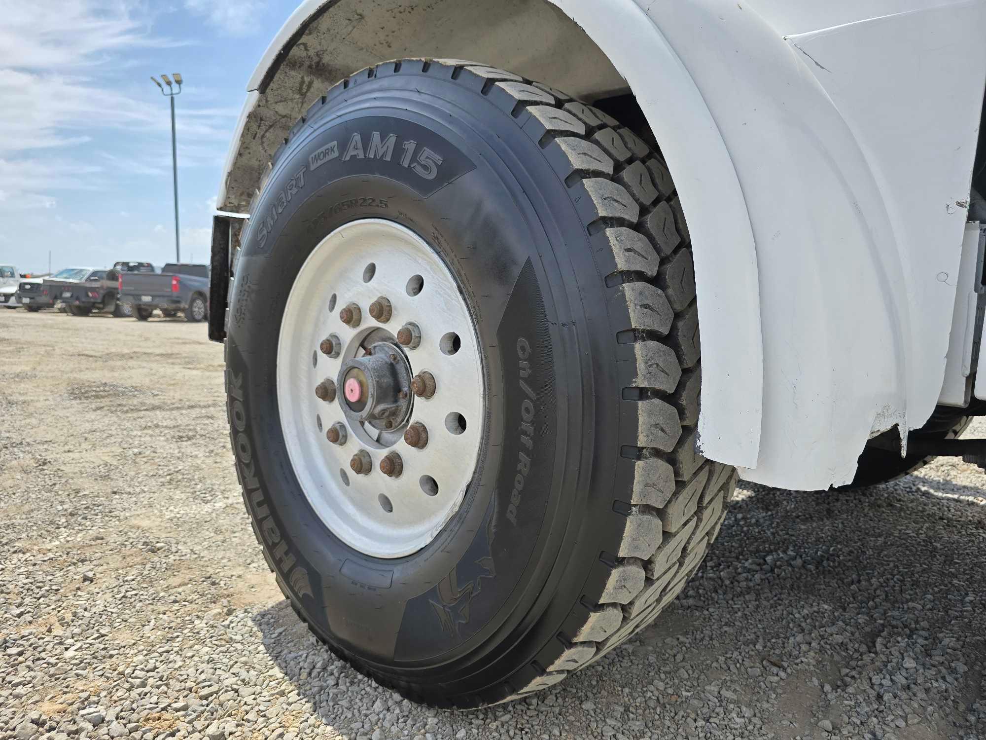 1999 Peterbilt 357 Quin Axle Dump Truck