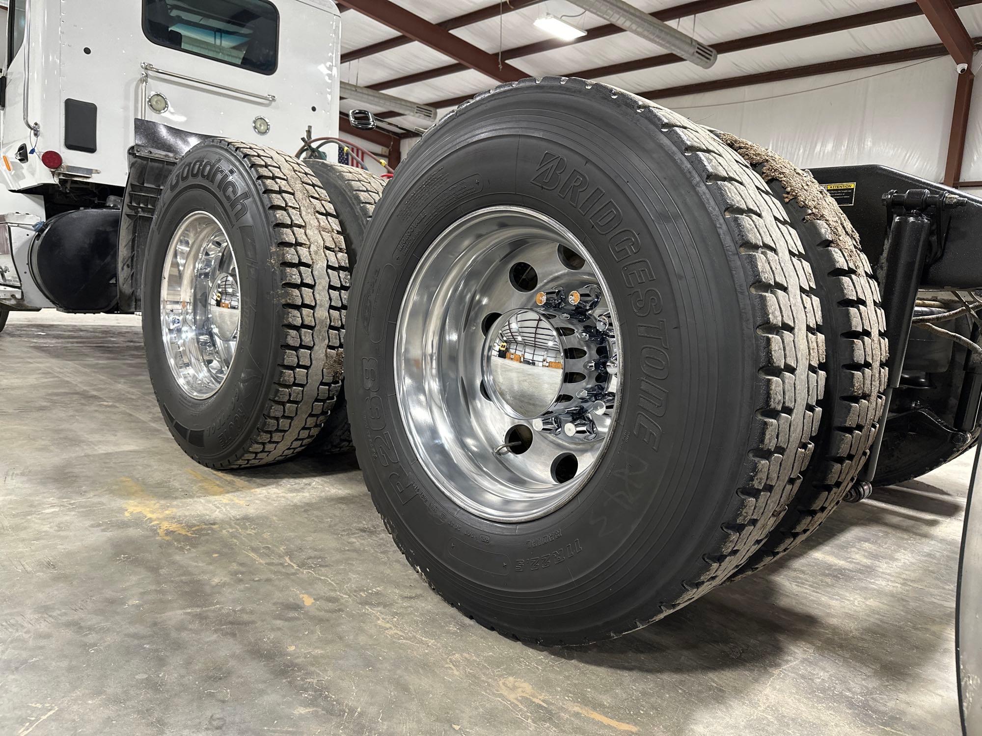 2017 Peterbilt 567 Day Cab Truck Tractor