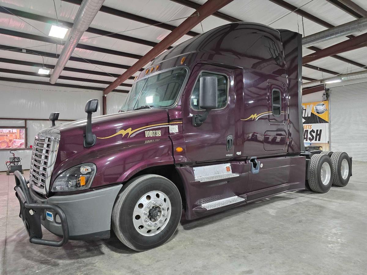 2016 Freightliner Cascadia 125 Sleeper Truck Tractor