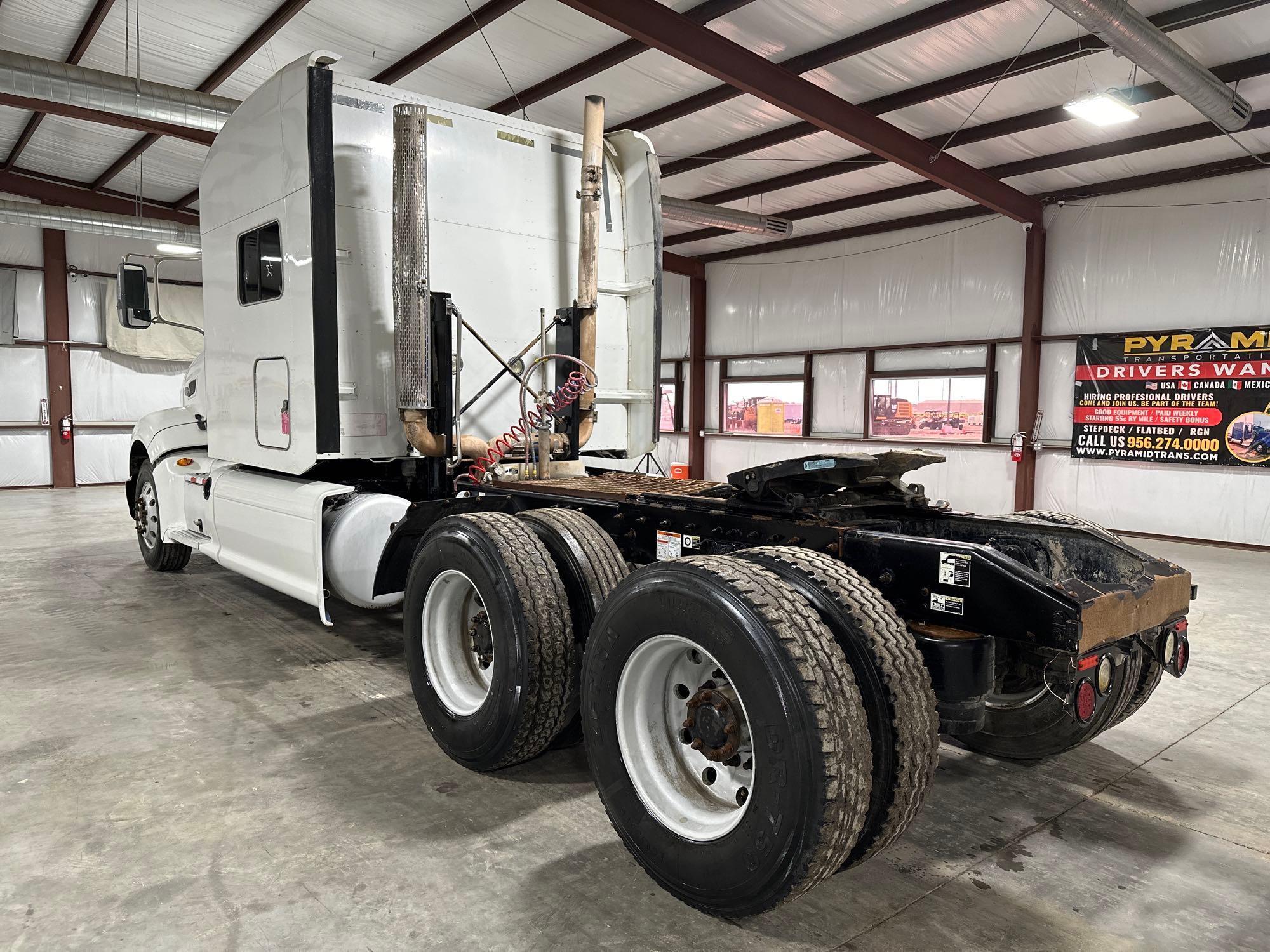 2013 Peterbilt 386 Sleeper Truck Tractor