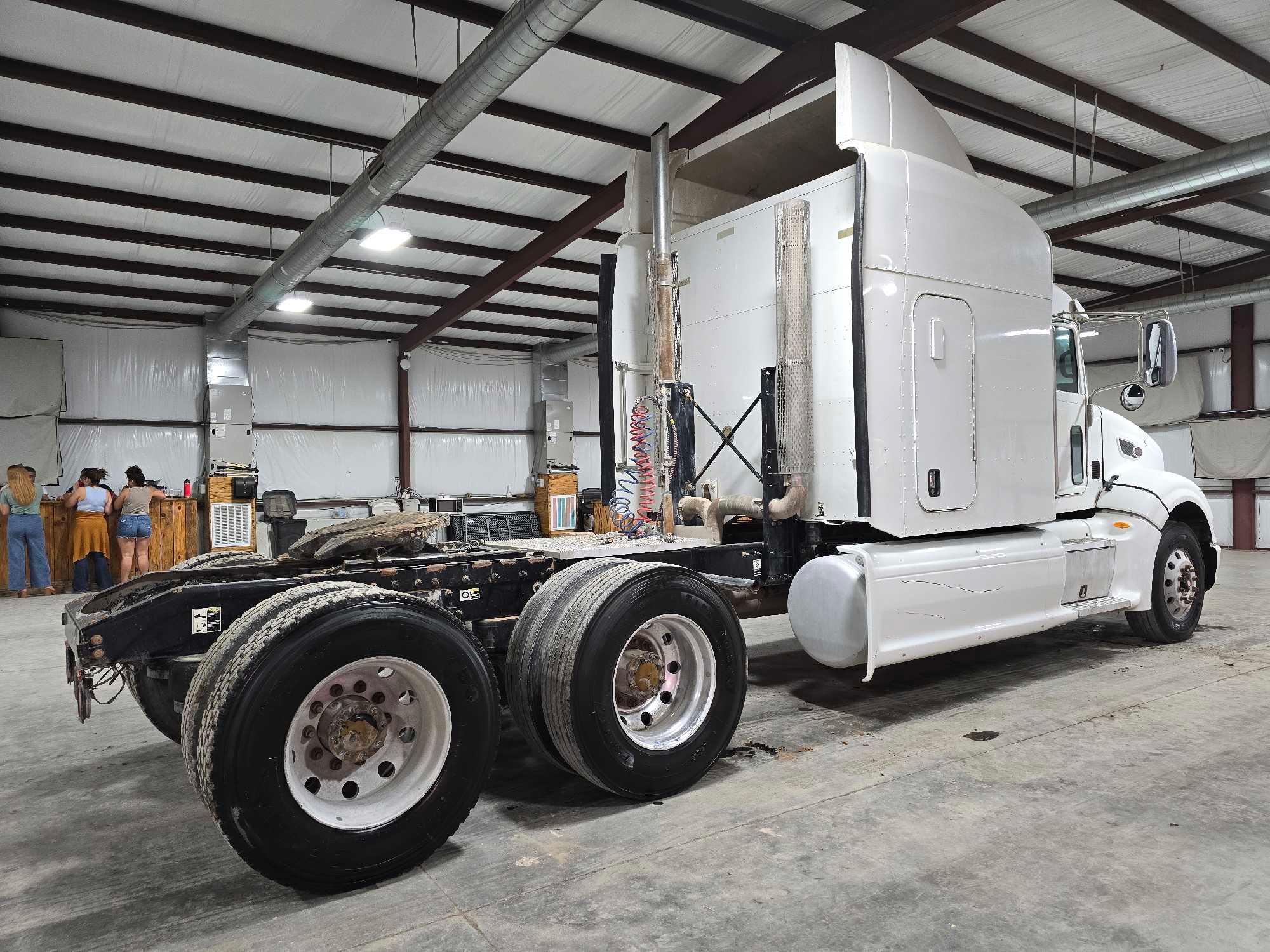 2013 Peterbilt 386 Sleeper Truck Tractor