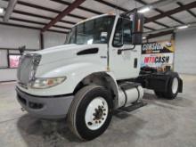 2013 International DuraStar 4400 Day Cab Truck Tractor