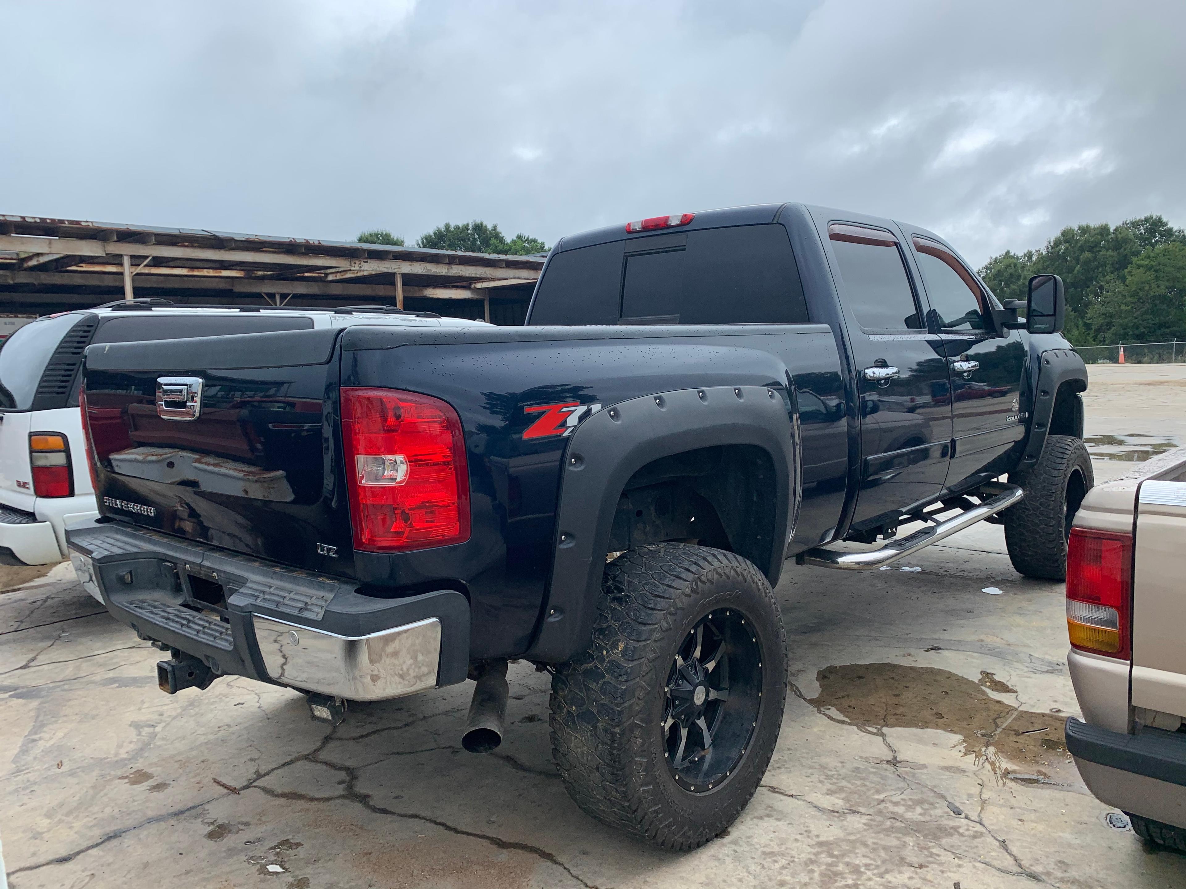 2008 Chevrolet 2500 Lifted 213,841 MILES VIN 1318