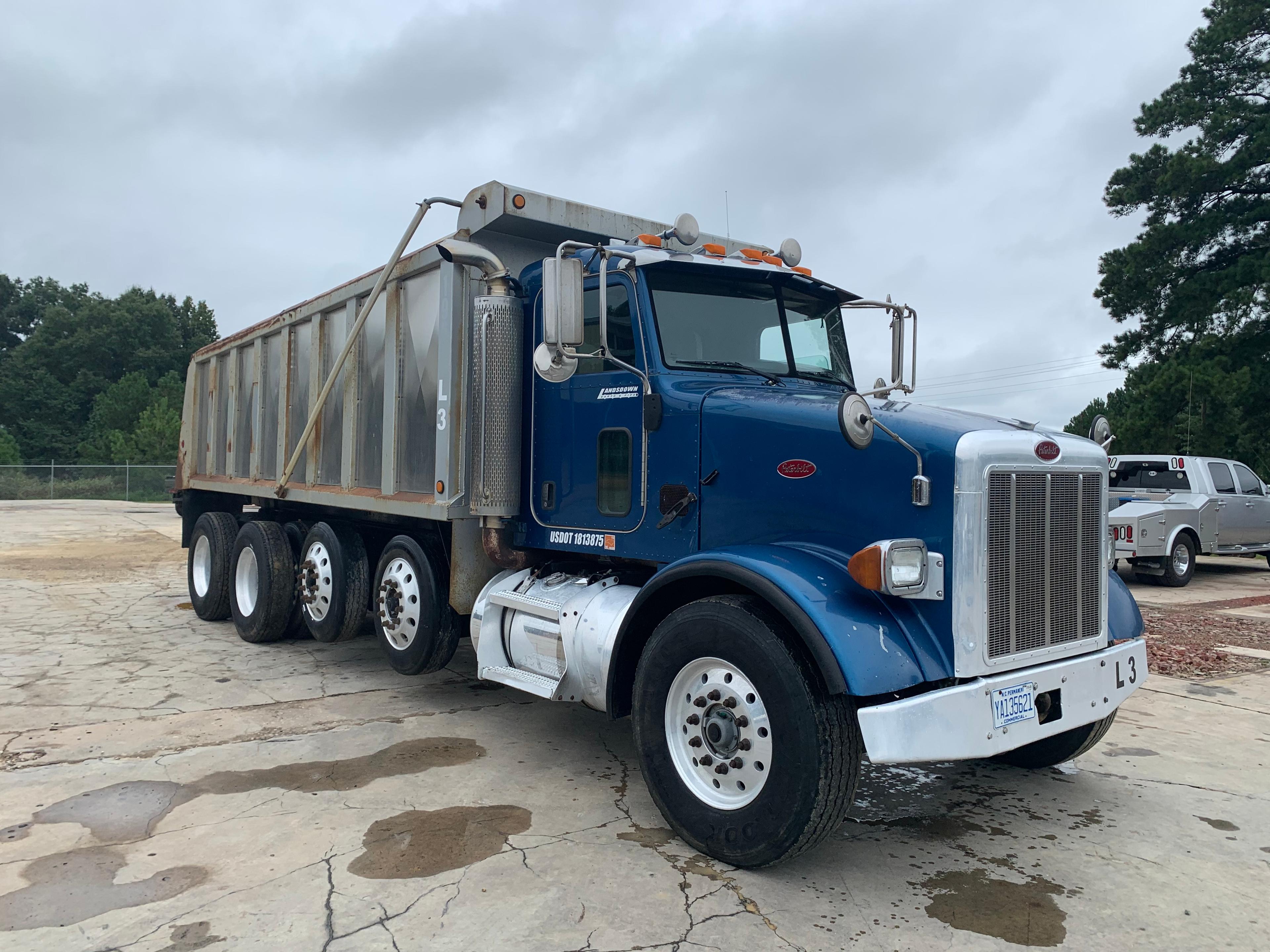 2005 Peterbilt Dump Truck VIN 9204