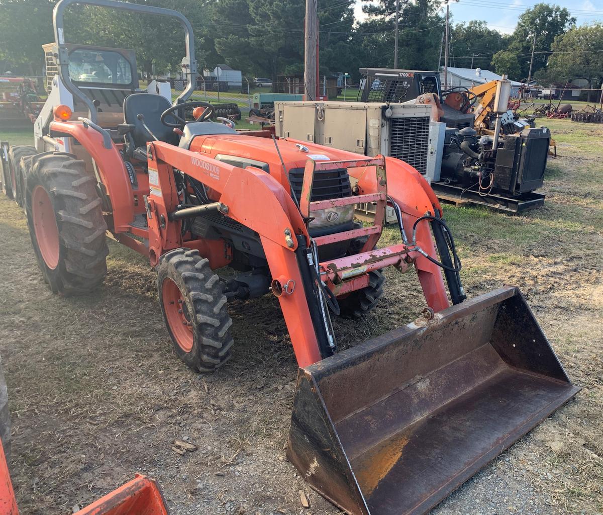 Kubota L3130 with Woods Front End Bucket