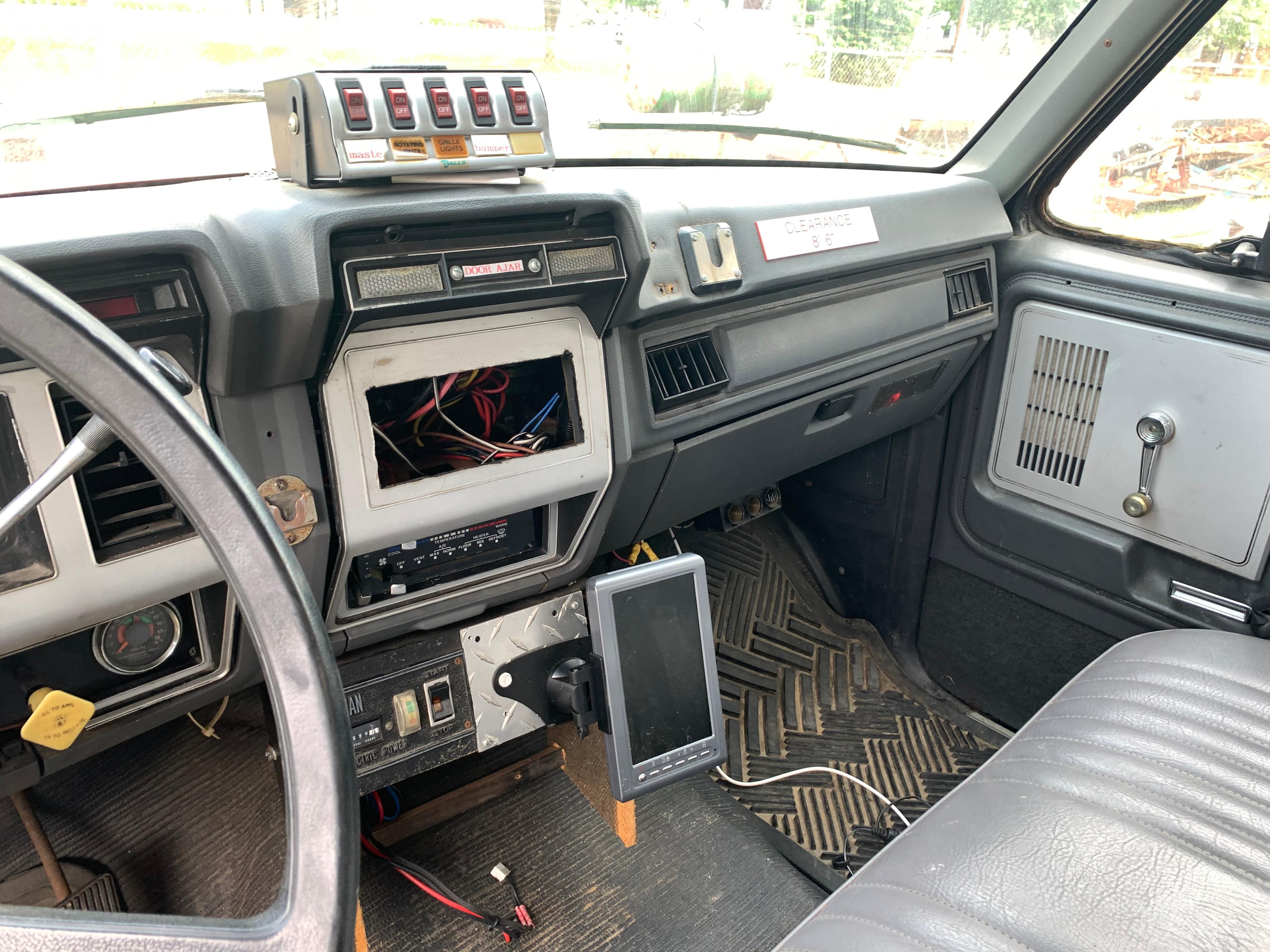 1986 Ford Fire & Resuce Truck VIN 3558