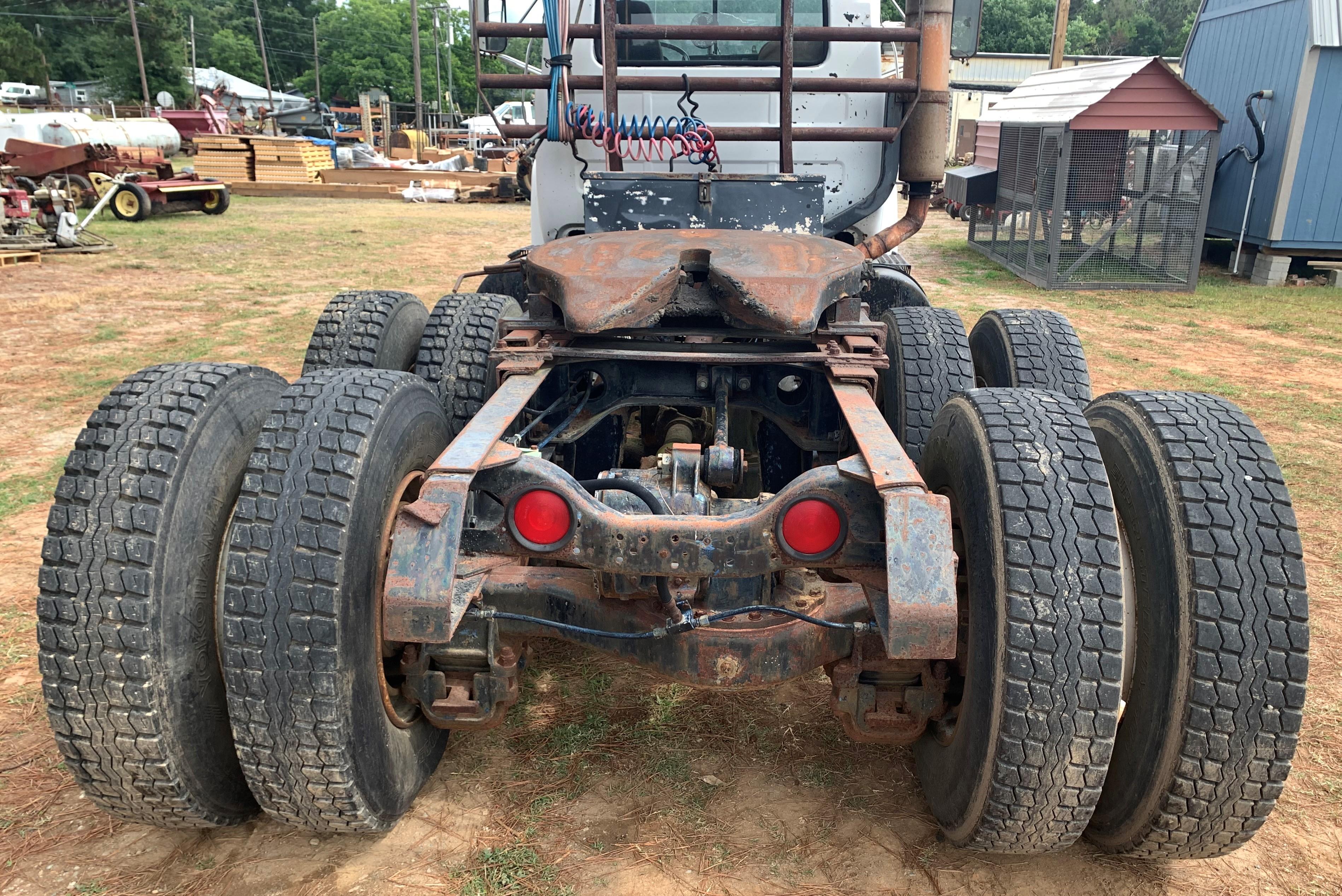 1984 MACK R Econodyme Truck VIN 7138