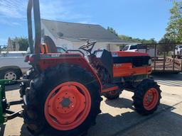 Kubota L3010 Tractor