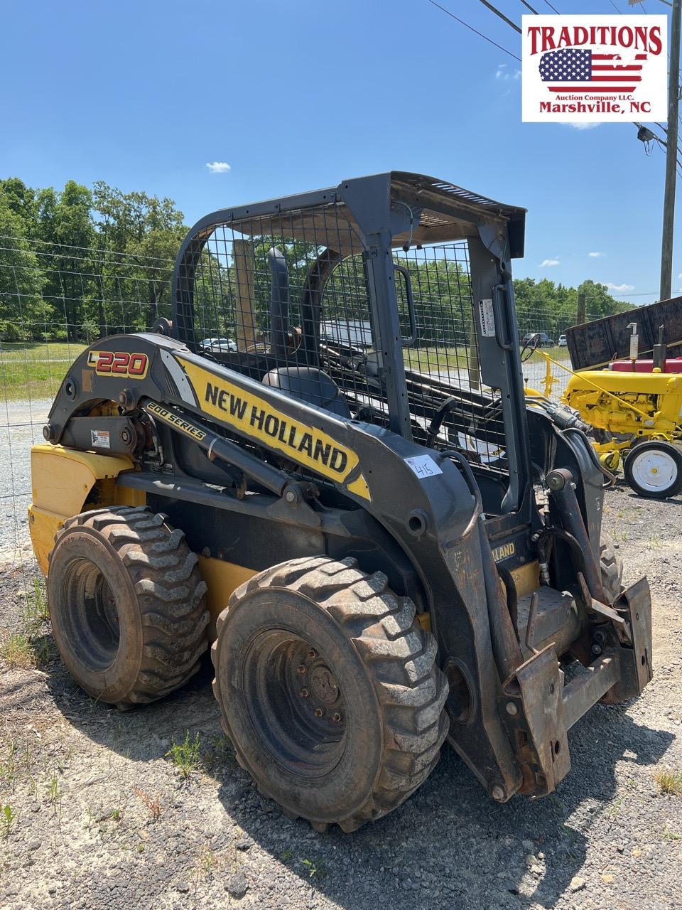 New Holland L220 Skidsteer