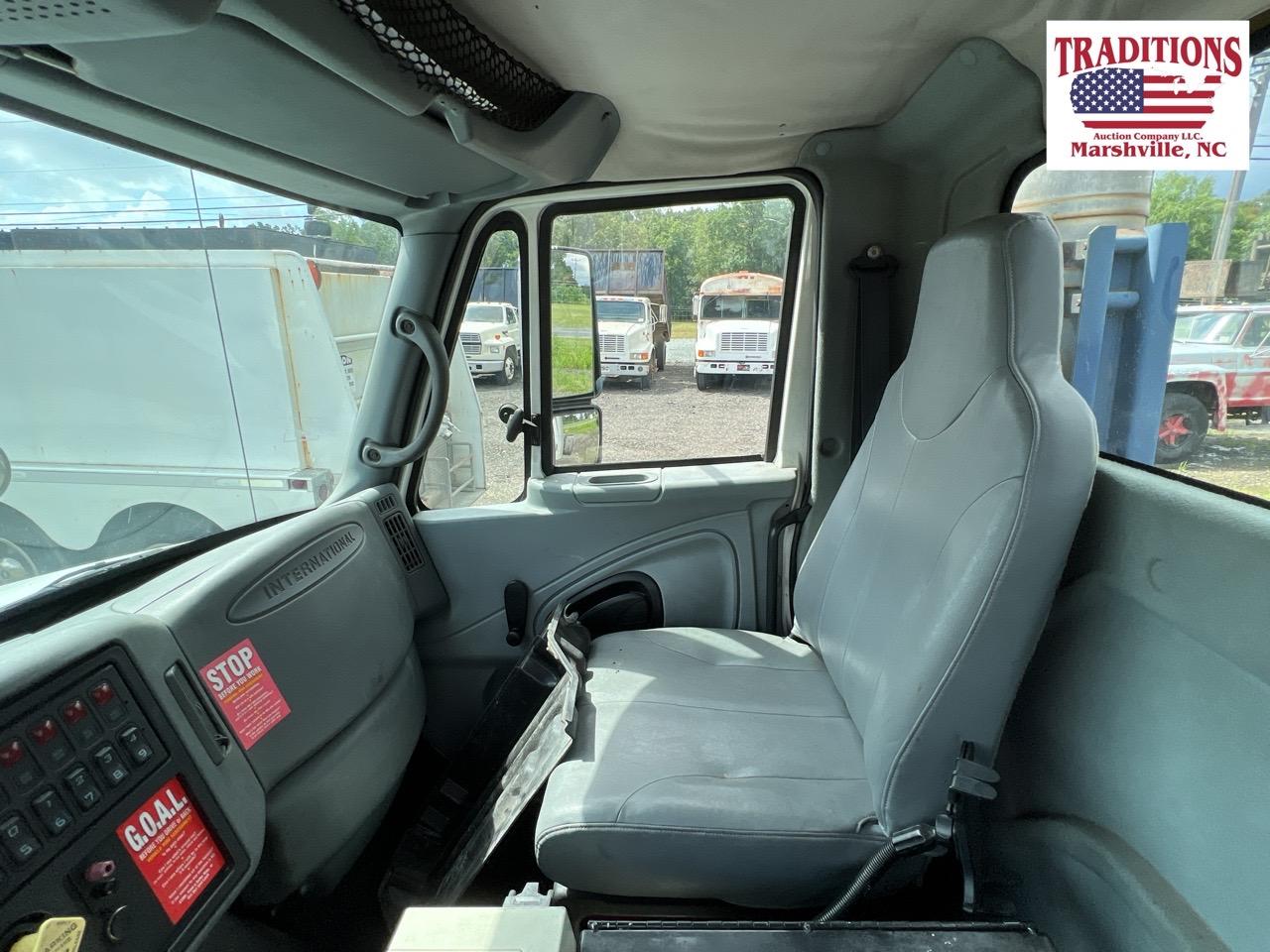 2005 International 4300 Cab ChassisTruck VIN 4267