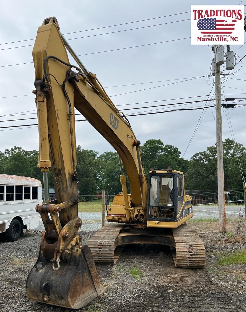 CAT 322L Excavator