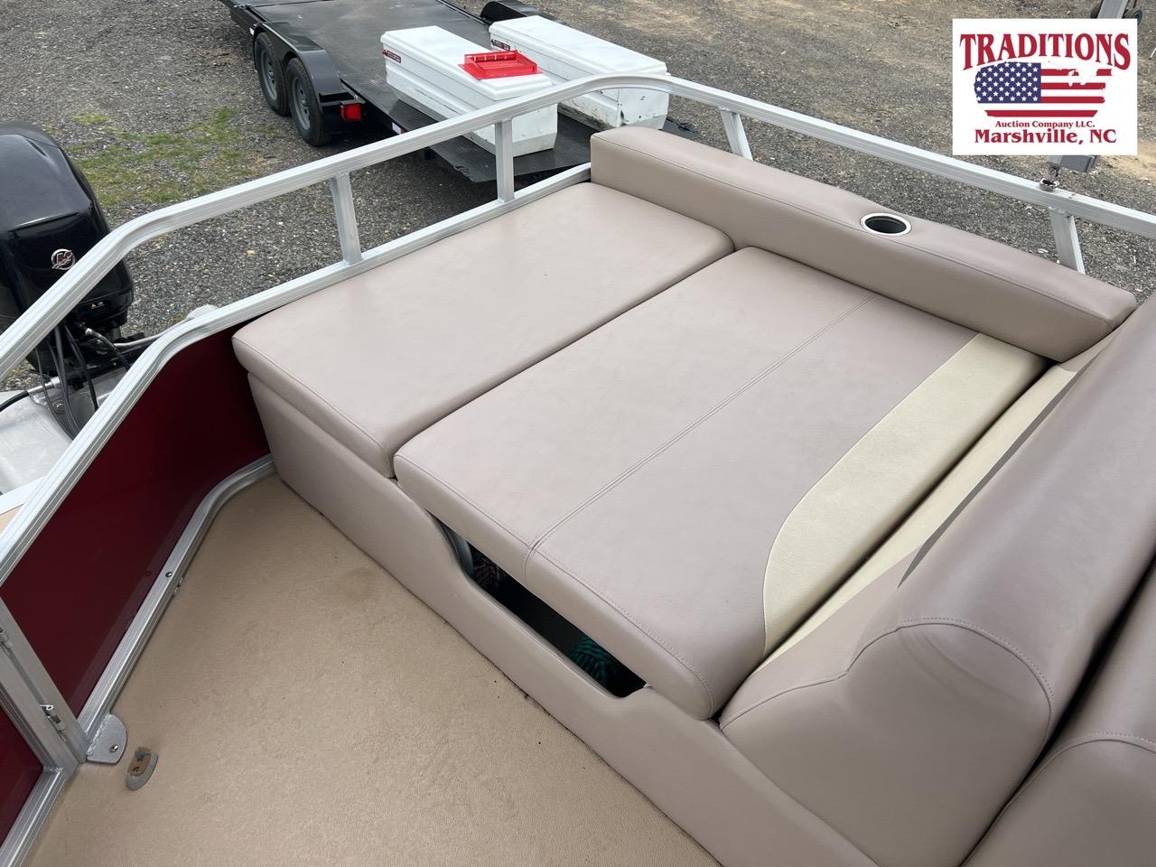 2014 Sun Tracker 22FT Pontoon Boat HULL J314