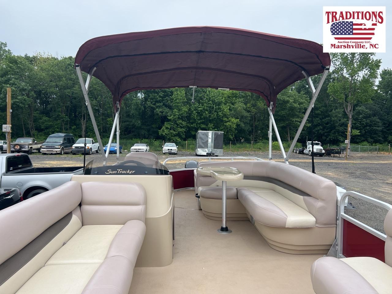 2014 Sun Tracker 22FT Pontoon Boat HULL J314