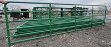 (1) 16ft Green Gate with 3 Braces and All Hinges