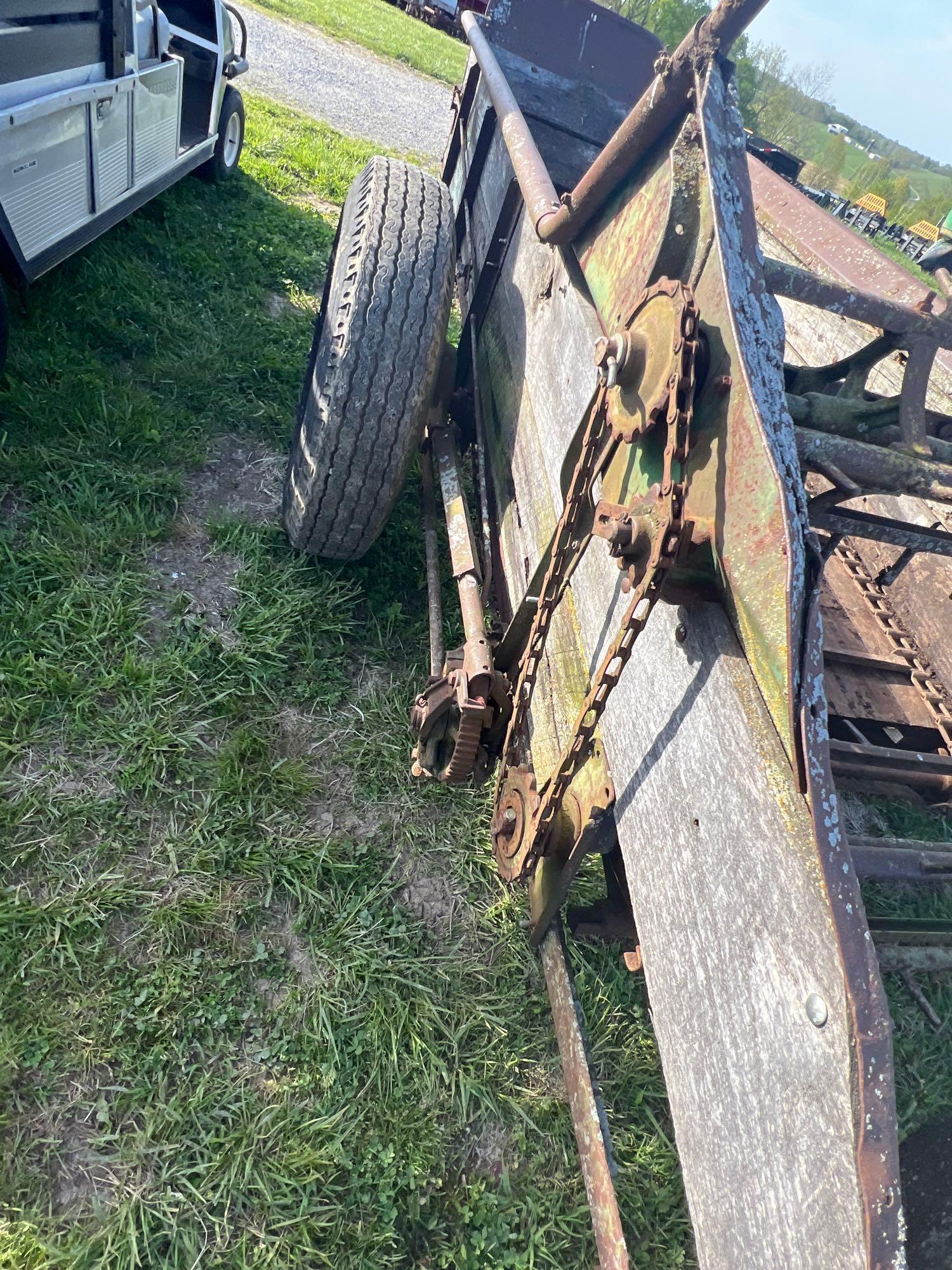 manure spreader chain driven