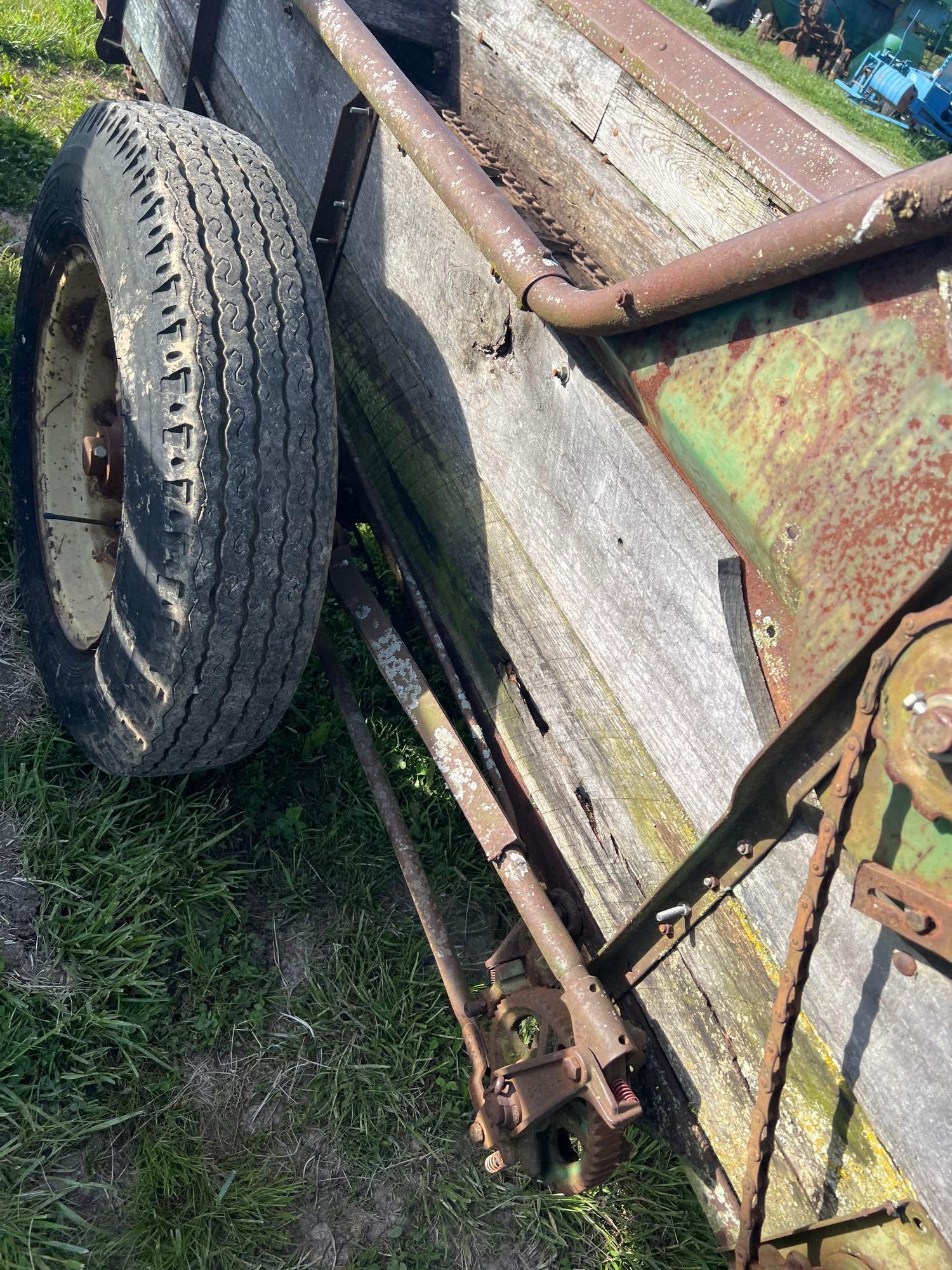 manure spreader chain driven