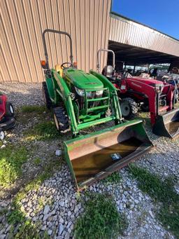 John Deere 3033r tractor and loader