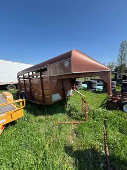 1993 Ponderosa gooseneck horse trailer