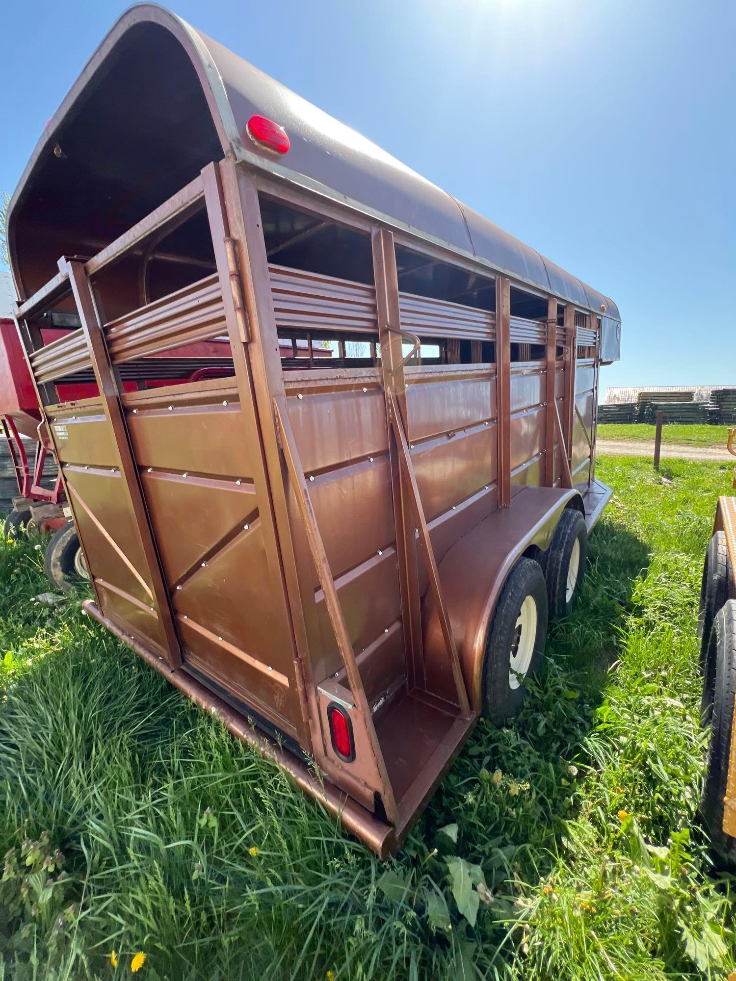 1993 Ponderosa gooseneck horse trailer