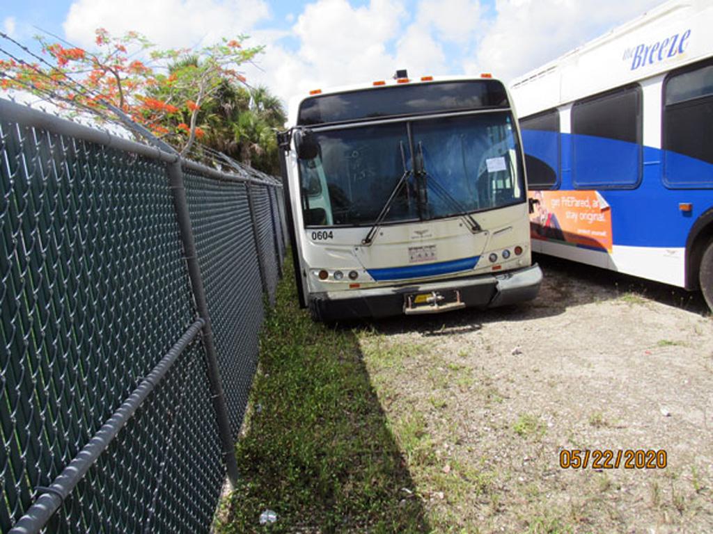 2006 New Flyer Articulated Transit Bus