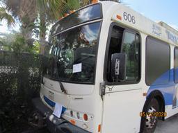 2006 New Flyer Articulated Transit Bus