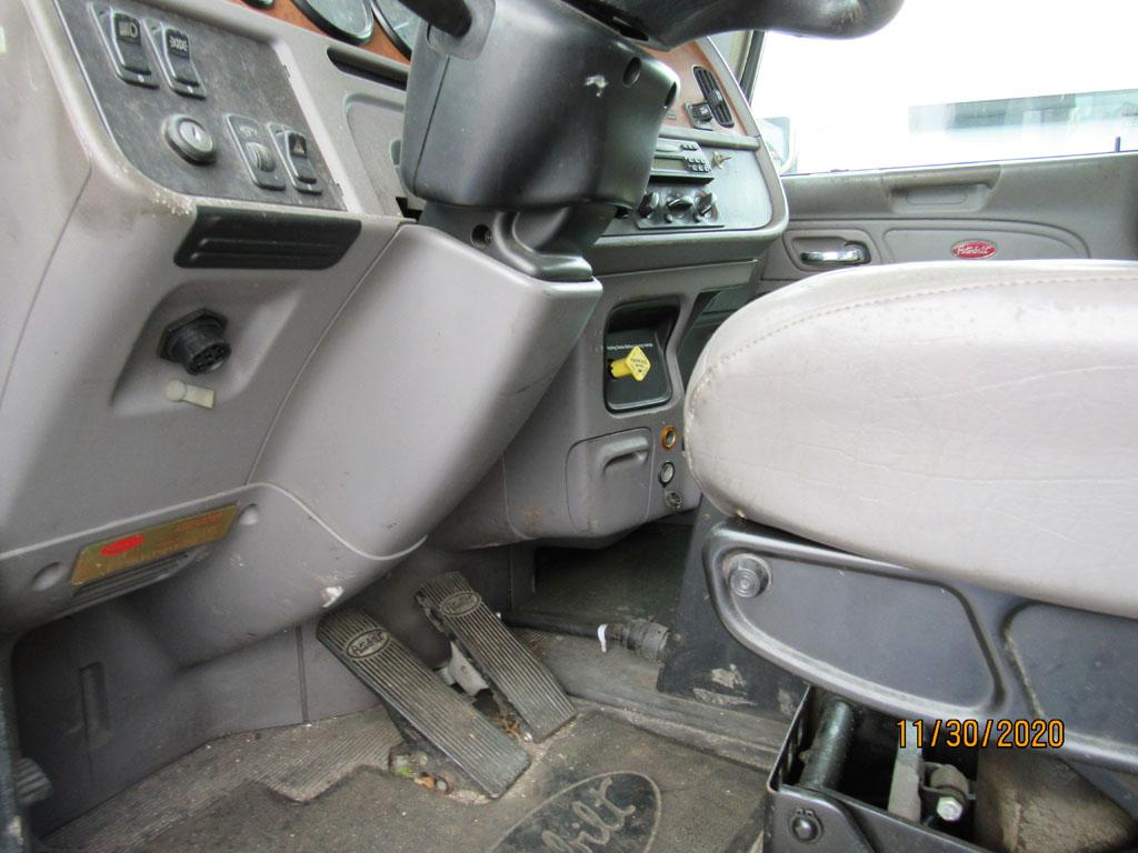 2007 Peterbilt Cab & Chassis