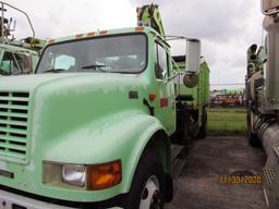 2001 International 4900 Cab & Chassis