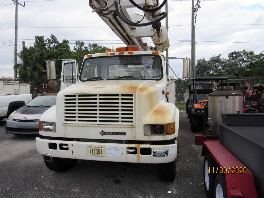 2002 International 4900 Series Cab & Chassis