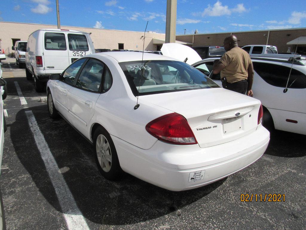 2005 Ford Taurus SE