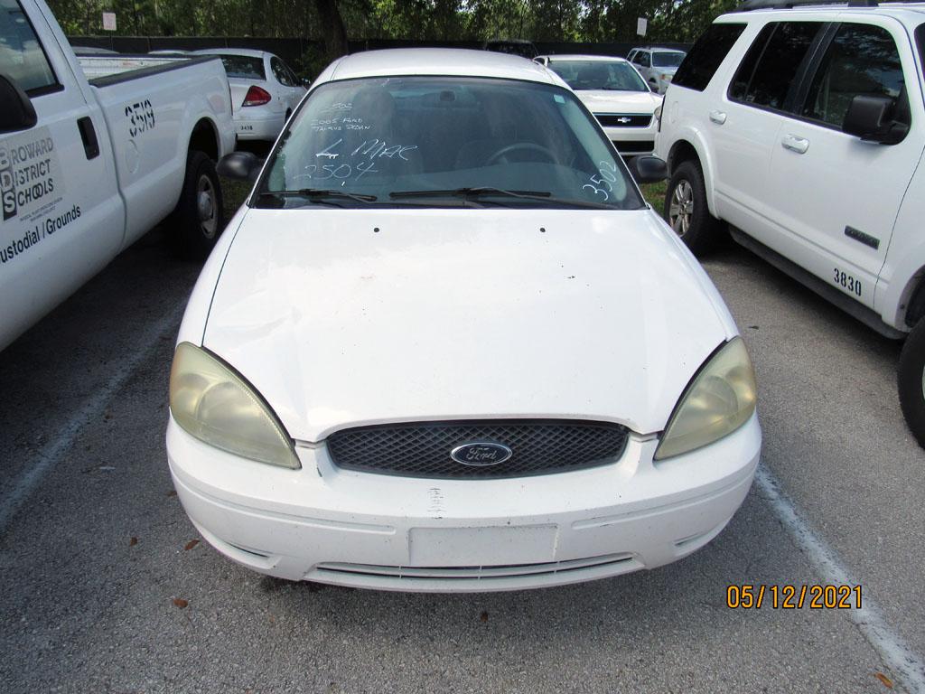 2005 Ford Taurus SE