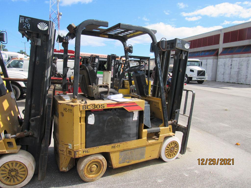 1997 Daewoo Electric Forklift Battery Operated