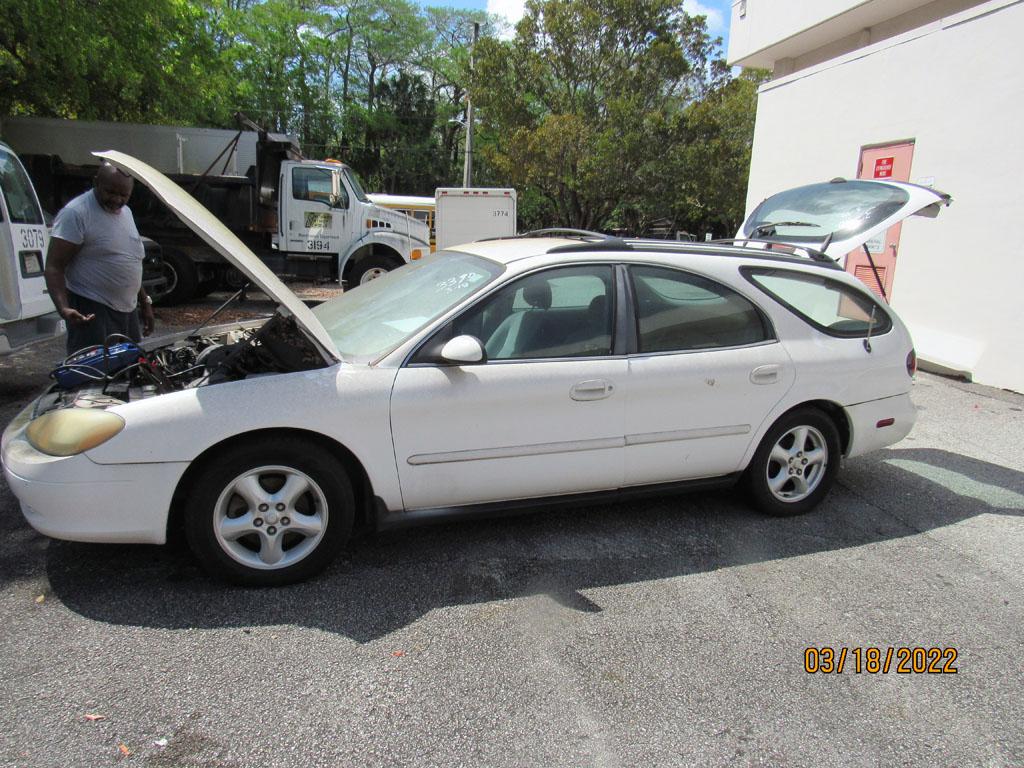 2003 Ford Taurus SE Station Wagon