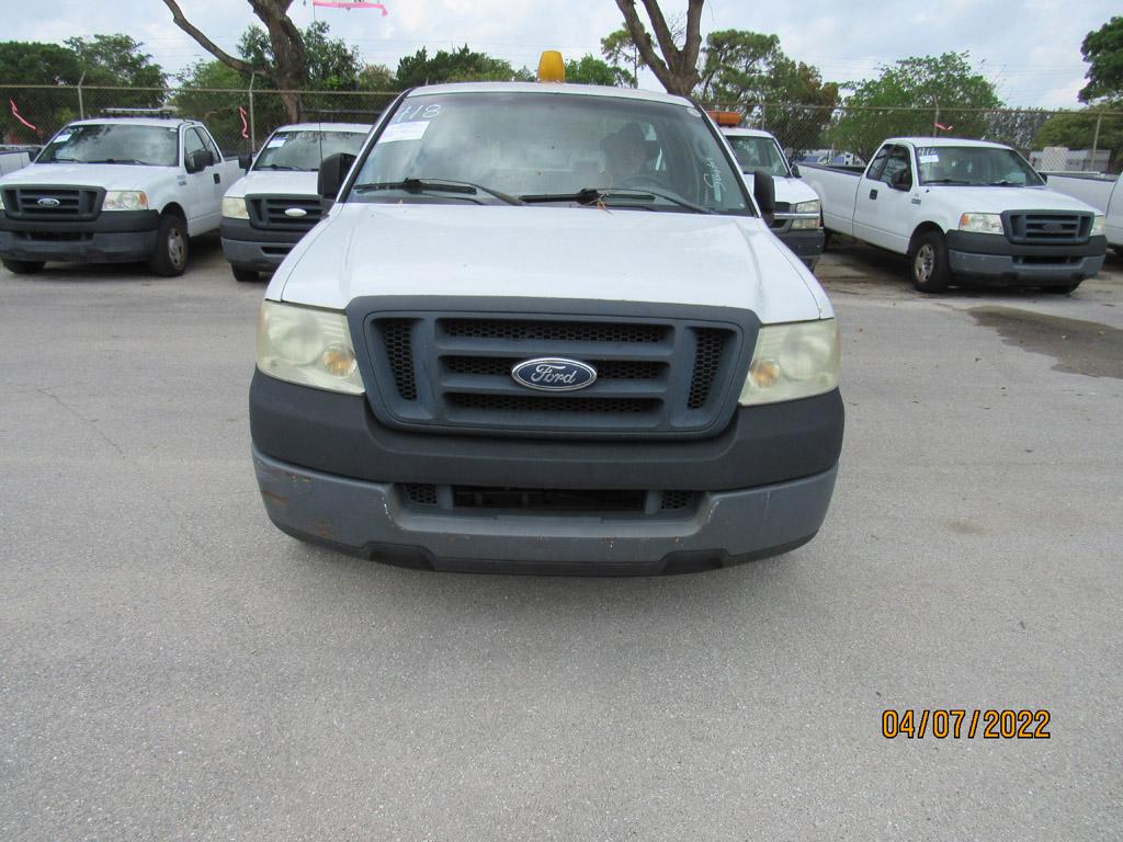 2005 Ford F-150 XL Pickup Truck