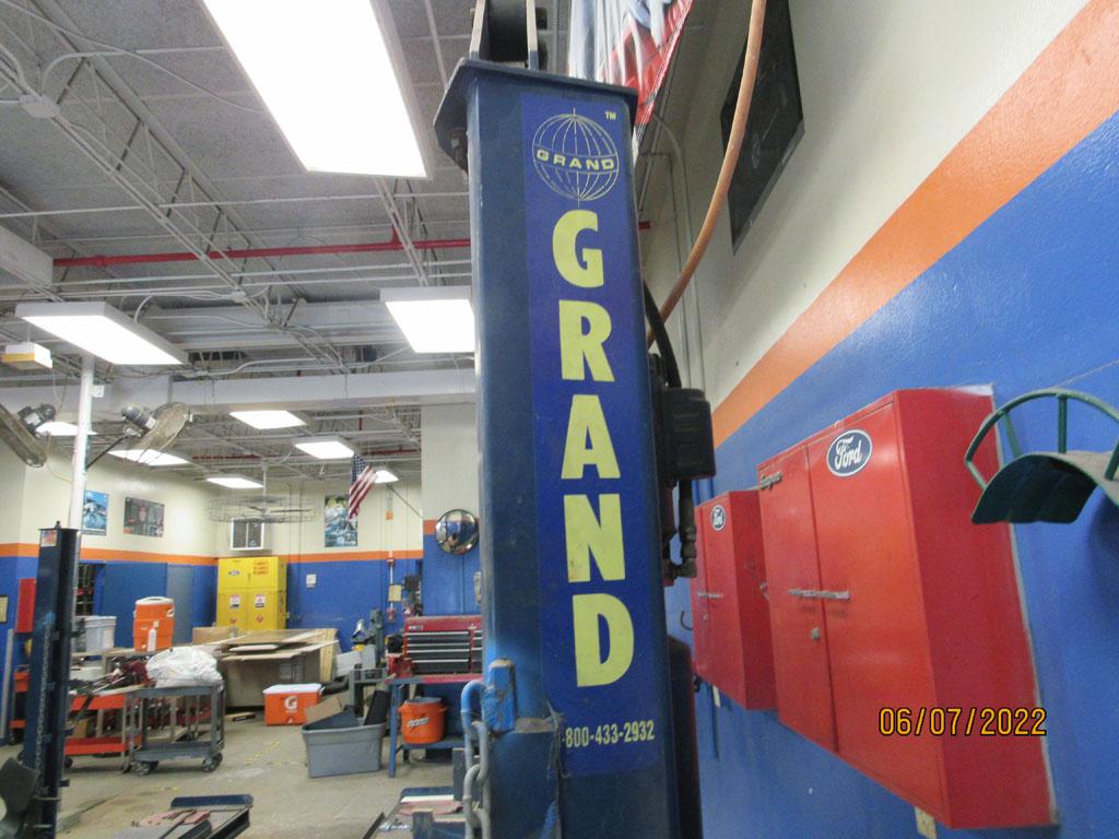 Grand Vehicle Lift