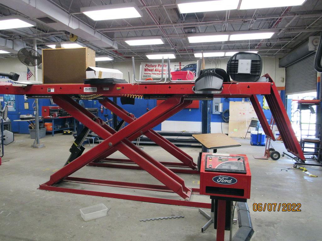 Hunter Alignment Scissor Lift