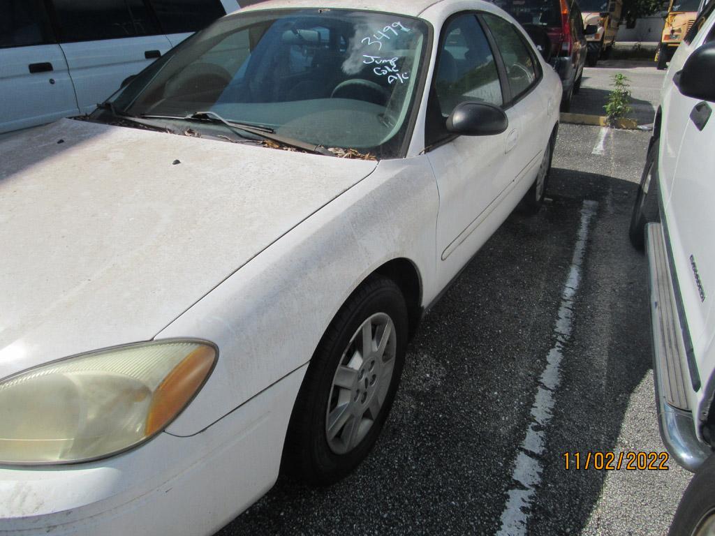 2005 Ford Taurus SE