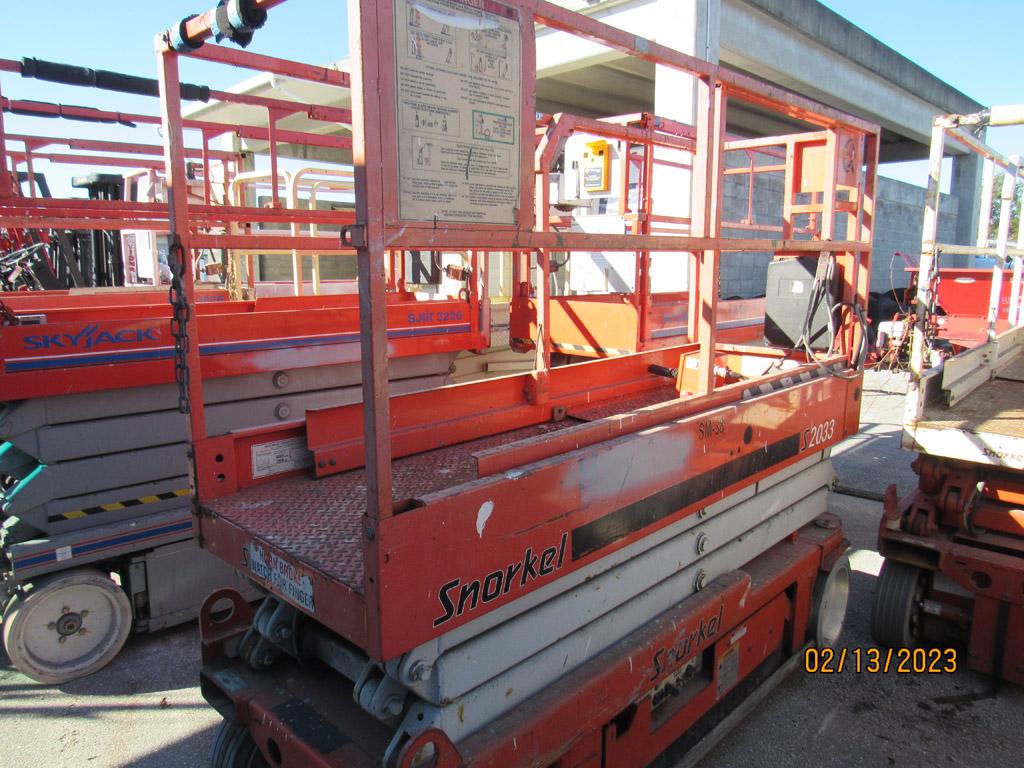 2009 Snorkel Scissor Lift