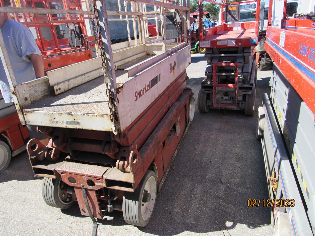 2009 Snorkel Scissor Lift