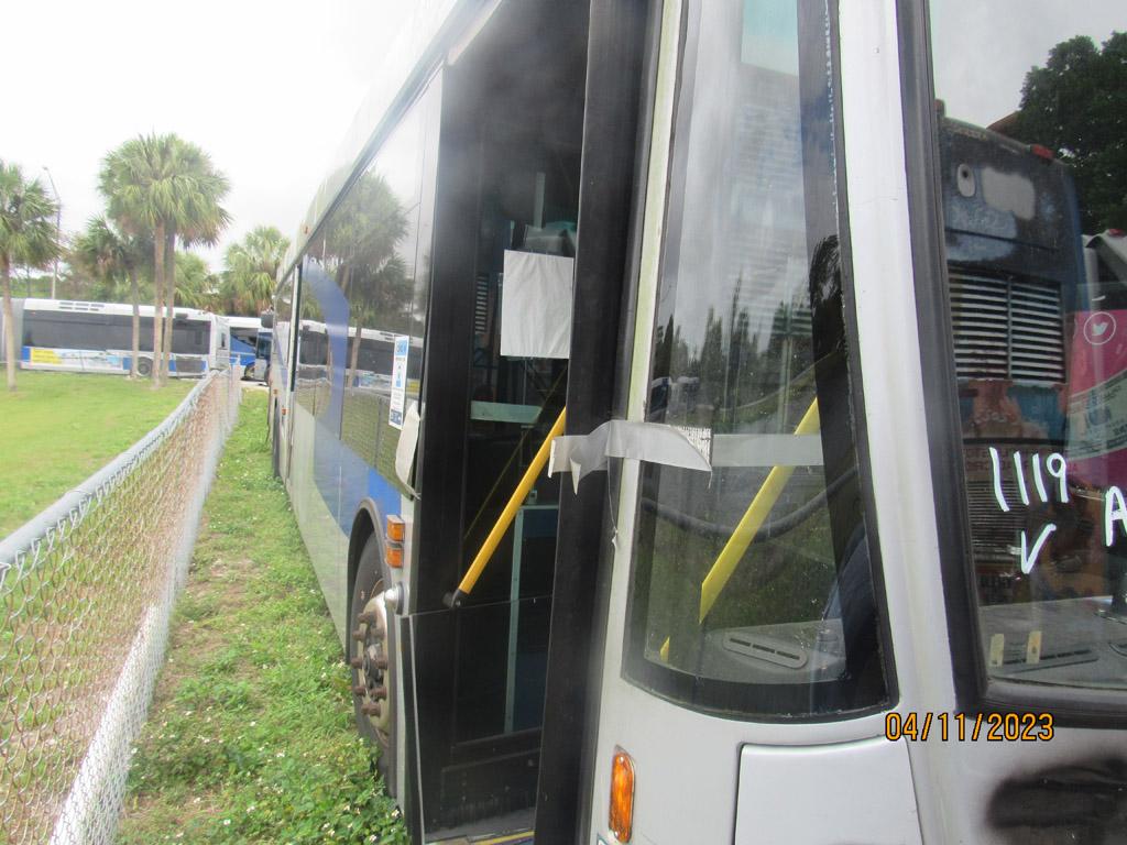 2011 North American Bus Industries (NABI) 40 ft Transit Bus