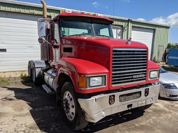 2010 Mack CHU613 tandem axle day cab, Mack M8 425E H.P. engine, Fuller 8LL manual transmission,