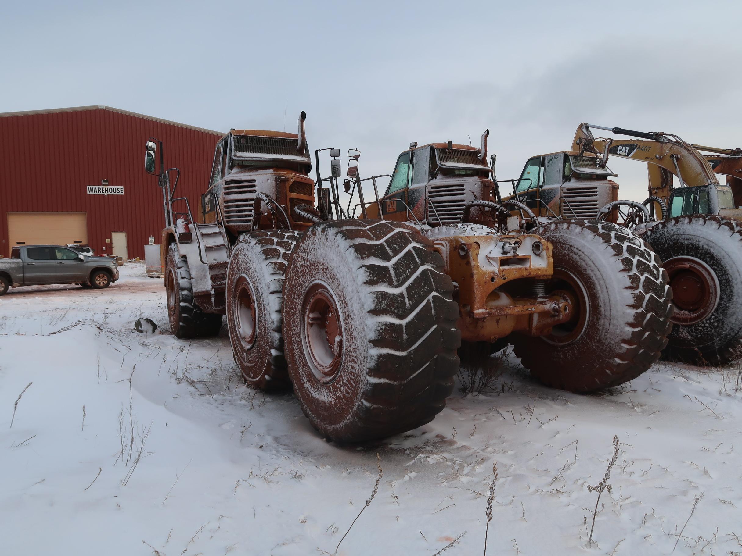 Caterpillar articulated haul truck, model 740, s/n KB1P04837, 2009, pump co