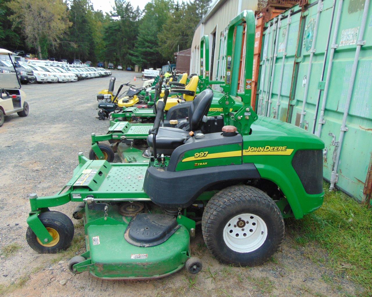 JOHN DEERE 997 Z-Track Mower, dsl, 6' Mower Deck, 2584 hrs, s/n:TC997SCO56346