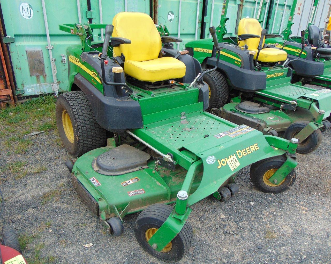 JOHN DEERE 997 Z-Track Mower, dsl, 6' Mower Deck, 2558 hrs, s/n:TC997SC056342