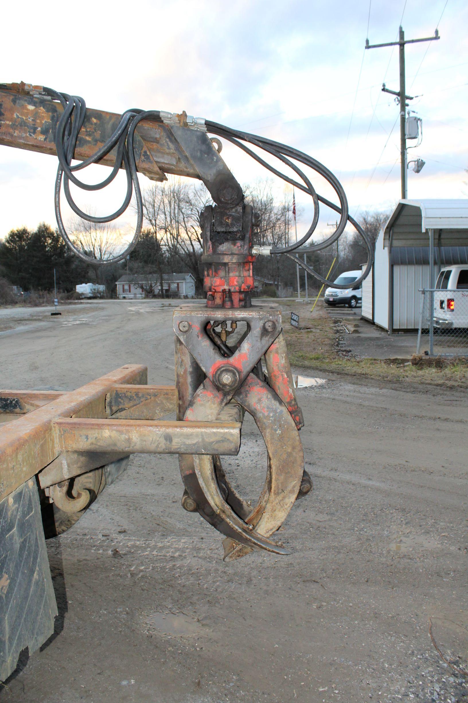 Freightliner Knuckle Boom Logging Truck