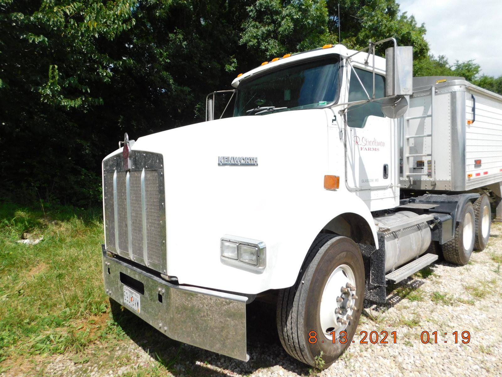 2005 Kenworth T800B Truck