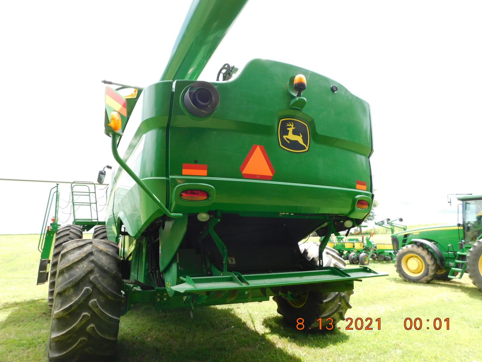 2015 John Deere S660 Combine