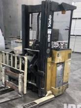 NON-RUNNING ELECTRIC NARROW AISLE SINGLE REACH FORKLIFT, YALE MDL. NR040AEN